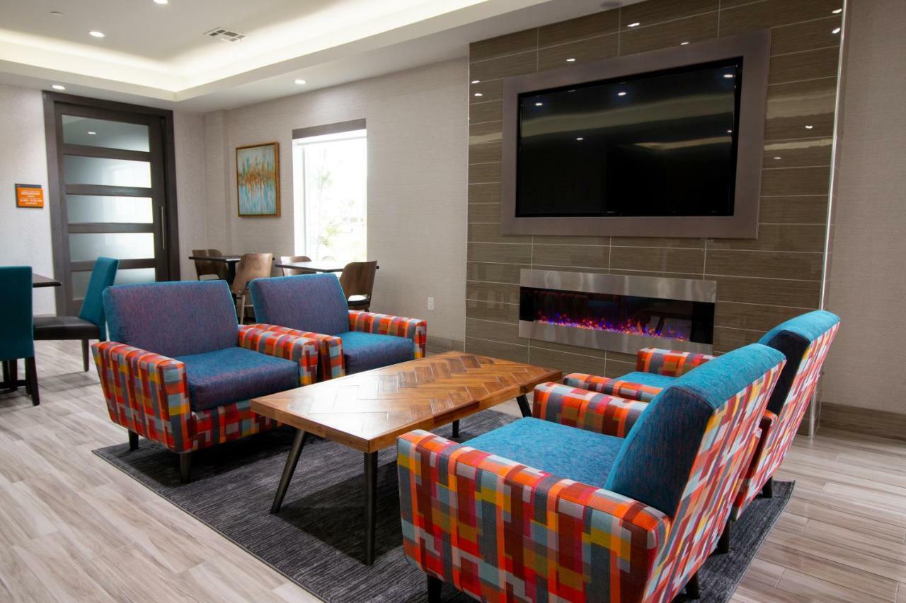 Hotel Pryor Pryor Creek Экстерьер фото
