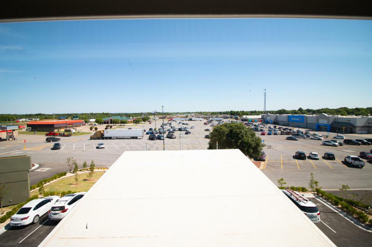 Hotel Pryor Pryor Creek Экстерьер фото
