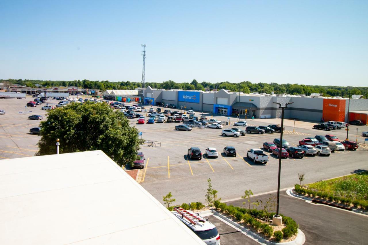 Hotel Pryor Pryor Creek Экстерьер фото