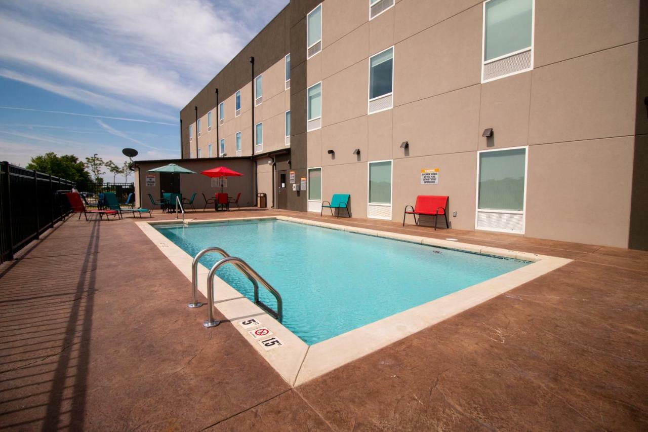 Hotel Pryor Pryor Creek Экстерьер фото